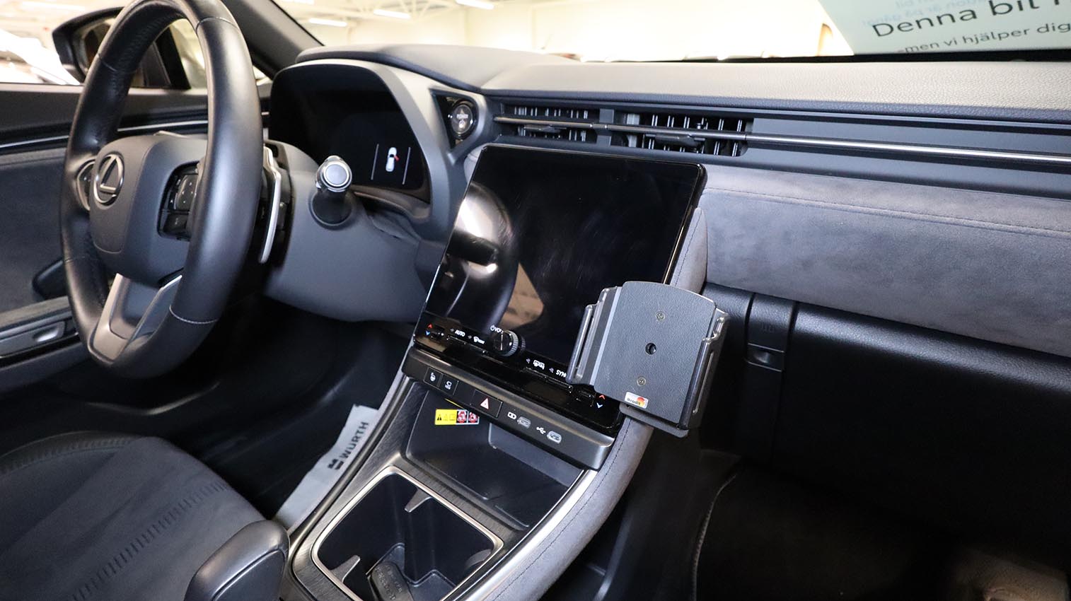 856279 Brodit ProClip für Lexus LBX - Baujahr 2024-2026, Armaturenbrett Mitte 7
