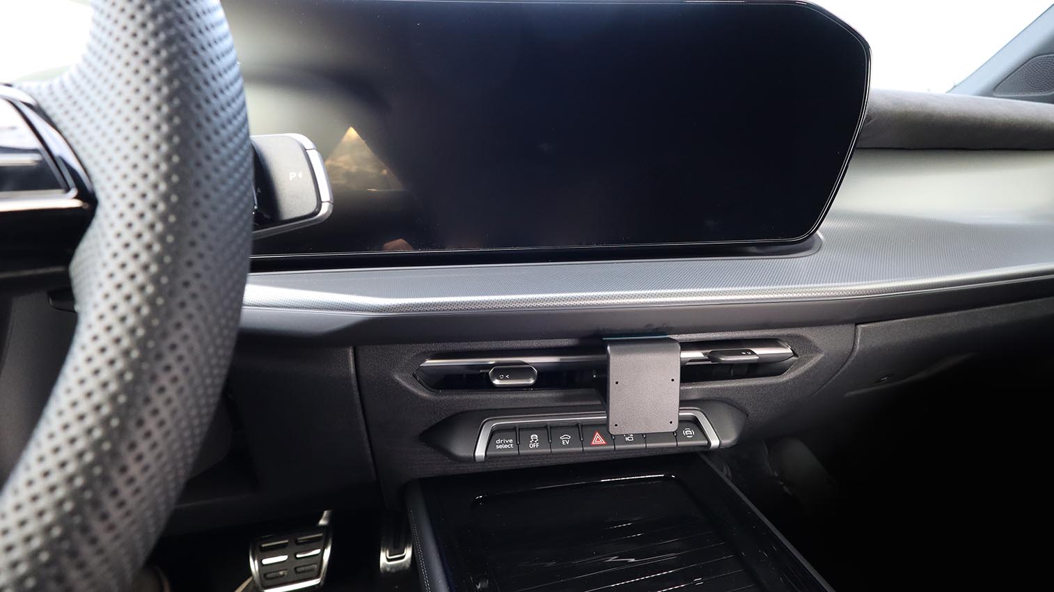 856253 ProClip für Audi Q3 - Baujahr 2026, Armaturenbrett Mitte 12