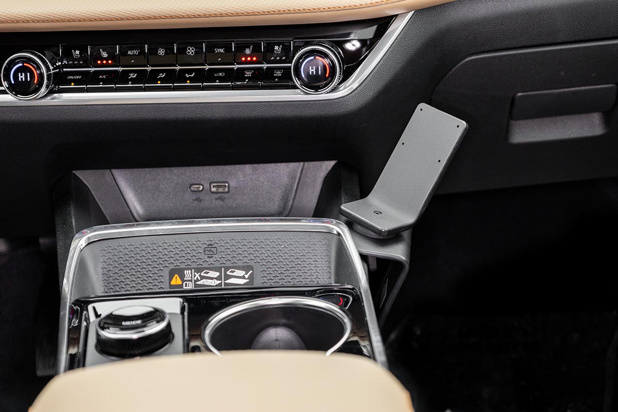 836132 Brodit ProClip für Chevrolet Equinox - Baujahr 2025-, Mittelkonsole 7