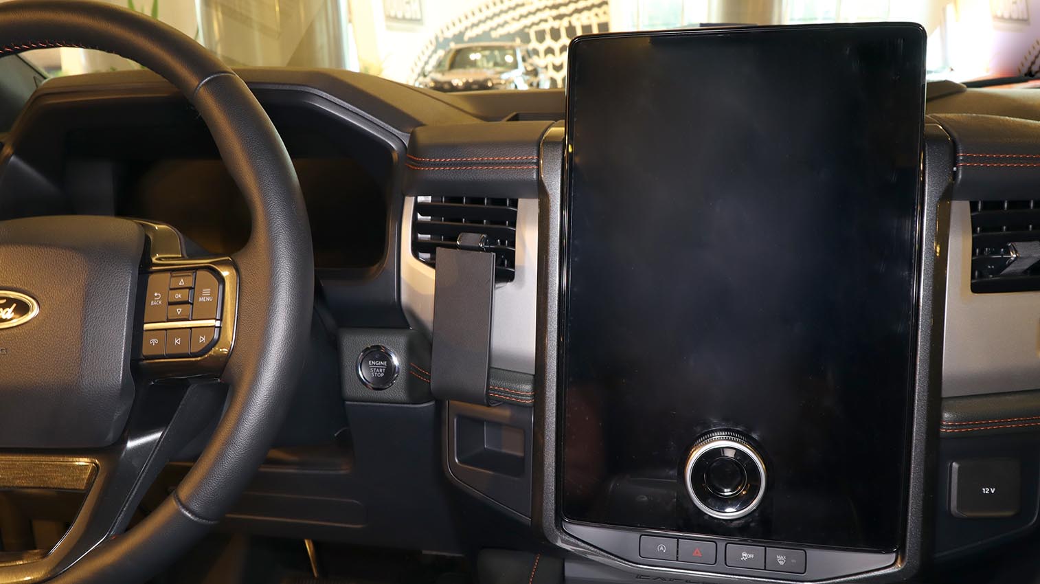 856071 Brodit ProClip für Ford Expedition - Baujahr 2022-2024, Armaturenbrett Mitte 4