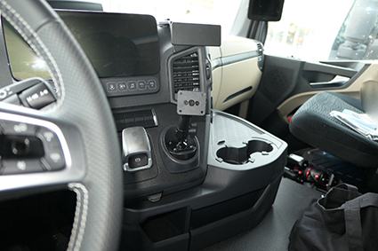 213559 Verstärkt ProClip - Mercedes Benz Actros 5 20-24 11