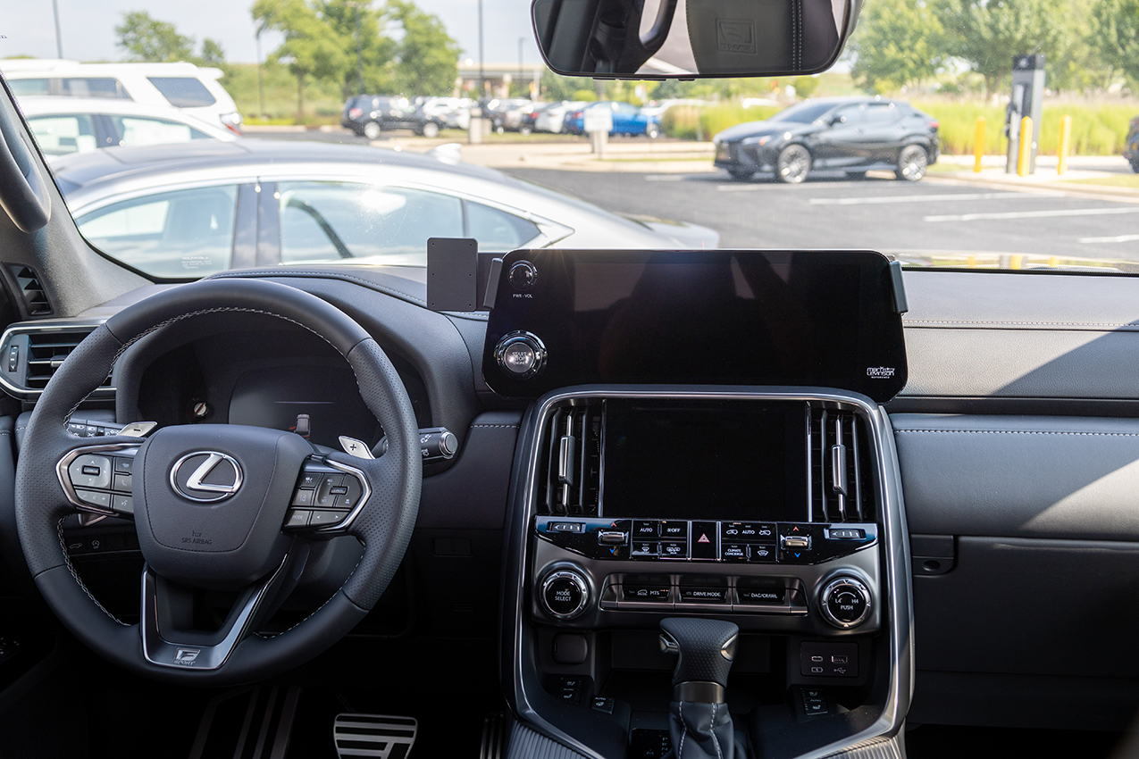 856067 Brodit ProClip für Lexus LX-Series Baujahre 2022 - 2025 - Armaturenbrett Mitte 11