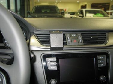 855356 ProClip - Skoda Rapid 18-19 7