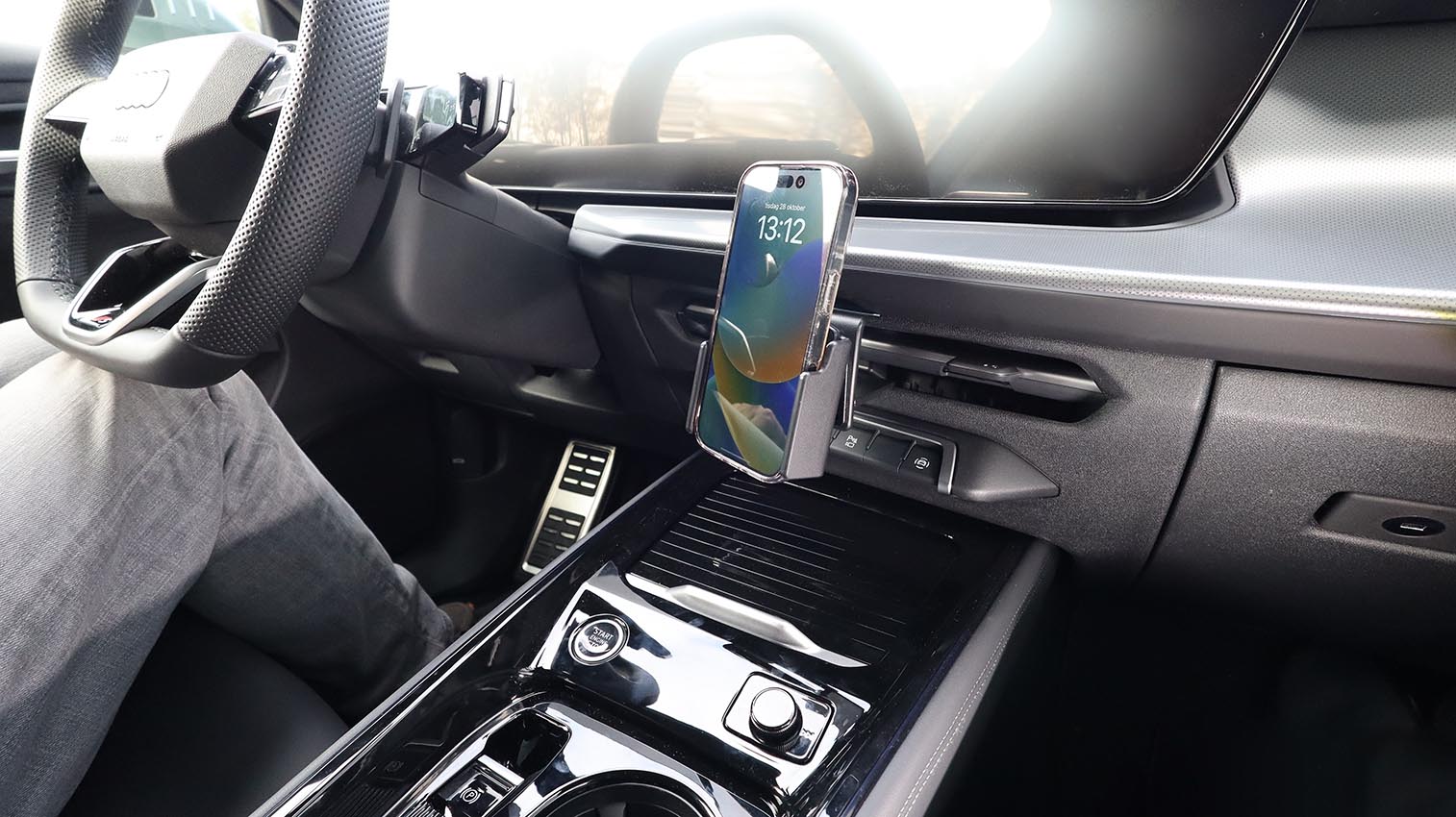 856253 ProClip für Audi Q3 - Baujahr 2026, Armaturenbrett Mitte 11