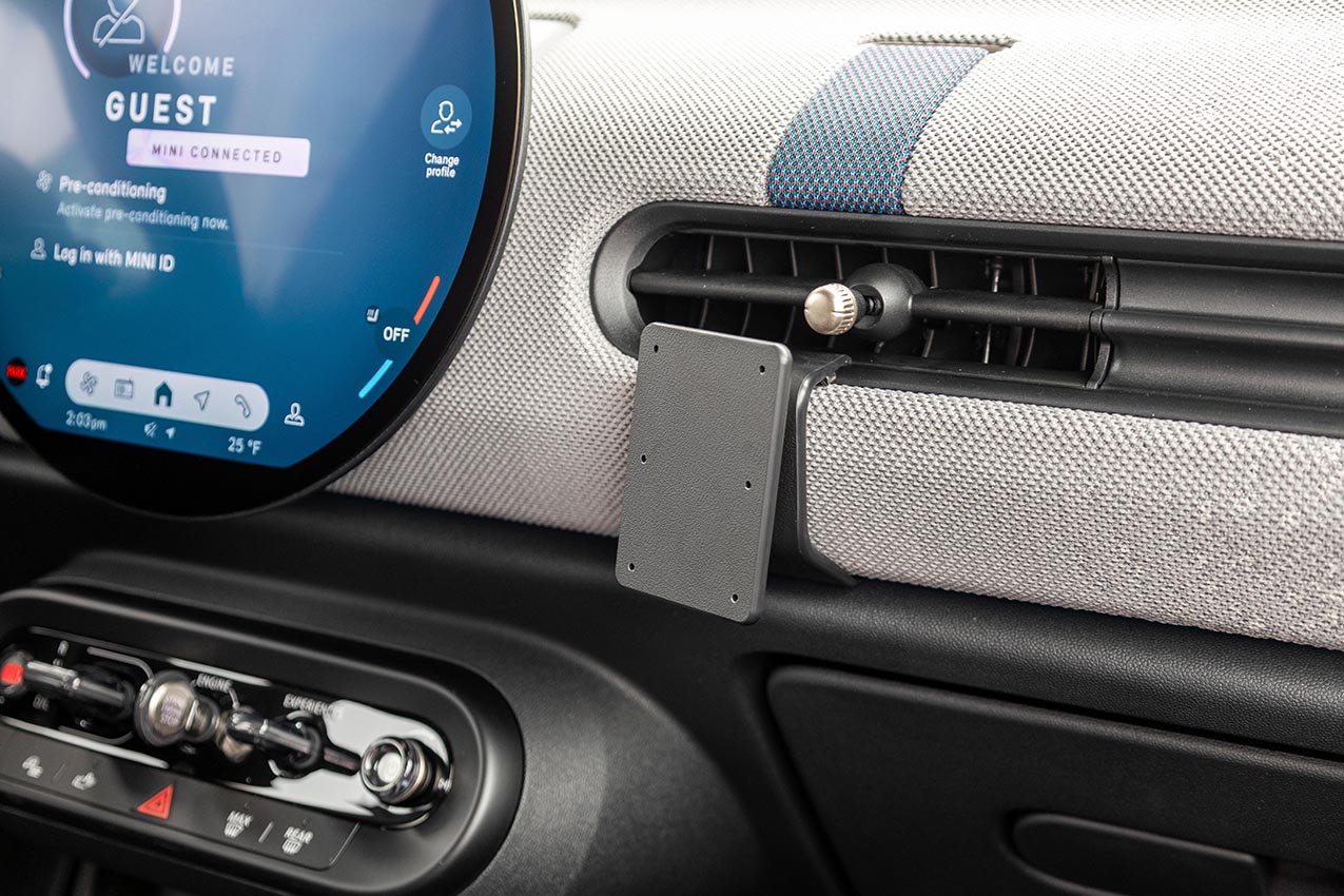 856141 Brodit ProClip für Mini Cooper Baujahr 2025 - Armaturenbrett Mitte 6