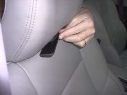 810850 Kopfstützenhalterung - Volvo XC90 02-14 2