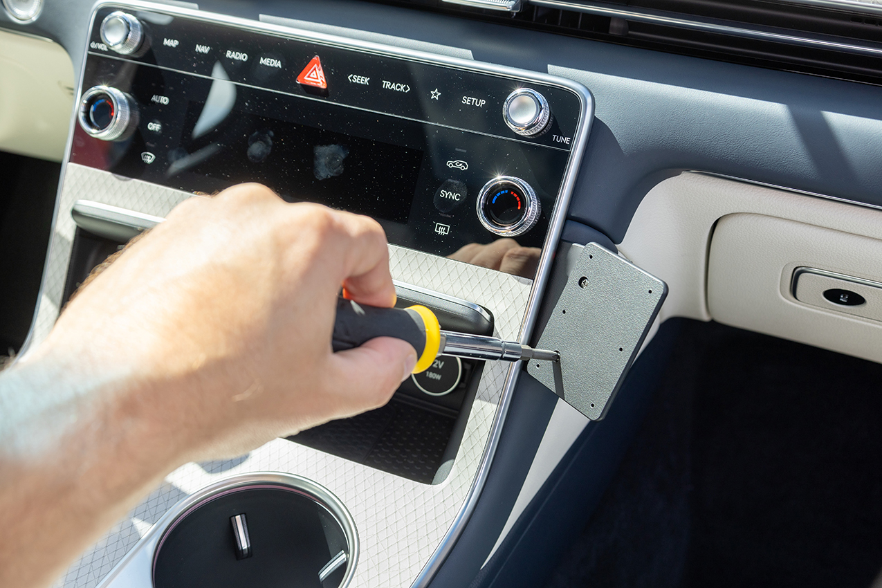 856129 ProClip für Genesis GV80 - Baujahr 2025 - 2026, Armaturenbrett Mitte Beifahrer 7