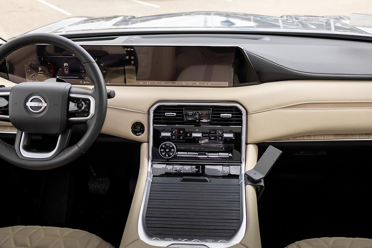 836188 Brodit ProClip für Nissan Armada - Baujahr 2025-2026, Mittelkonsole 4