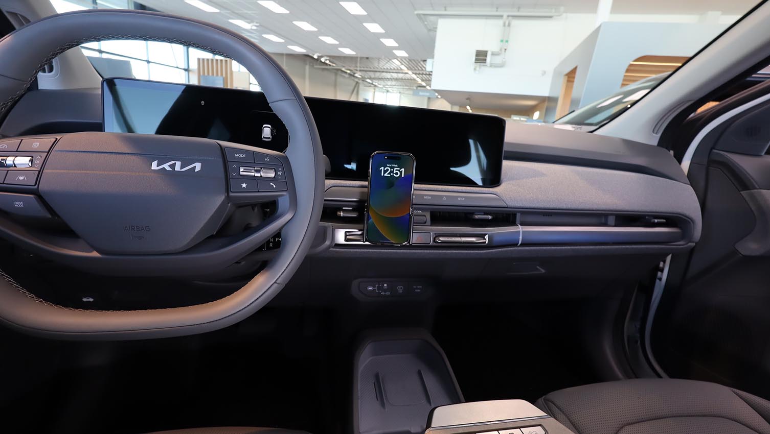 856266 ProClip für Kia EV3 - Baujahr 2025-2026, Armaturenbrett Mitte Fahrerseite 11