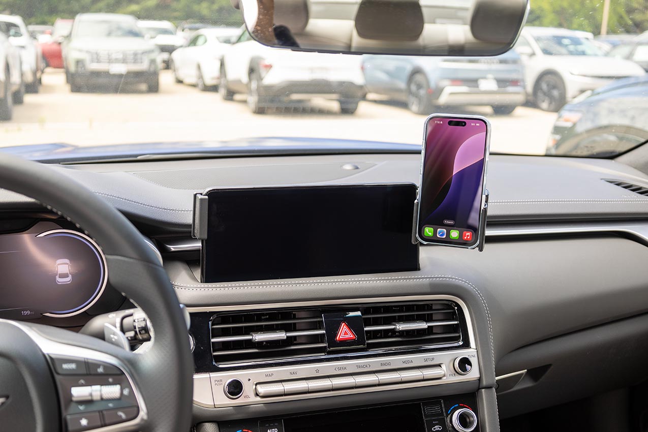 856217 Brodit ProClip für Genesis G70 - Baujahr 2025-2026, Armaturenbrett Mitte 9