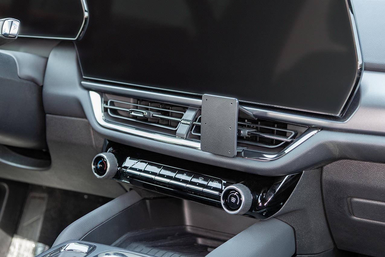 856102 Brodit ProClip für Chevrolet Equinox EV 2024-2025 - Armaturenbrett Mitte 3