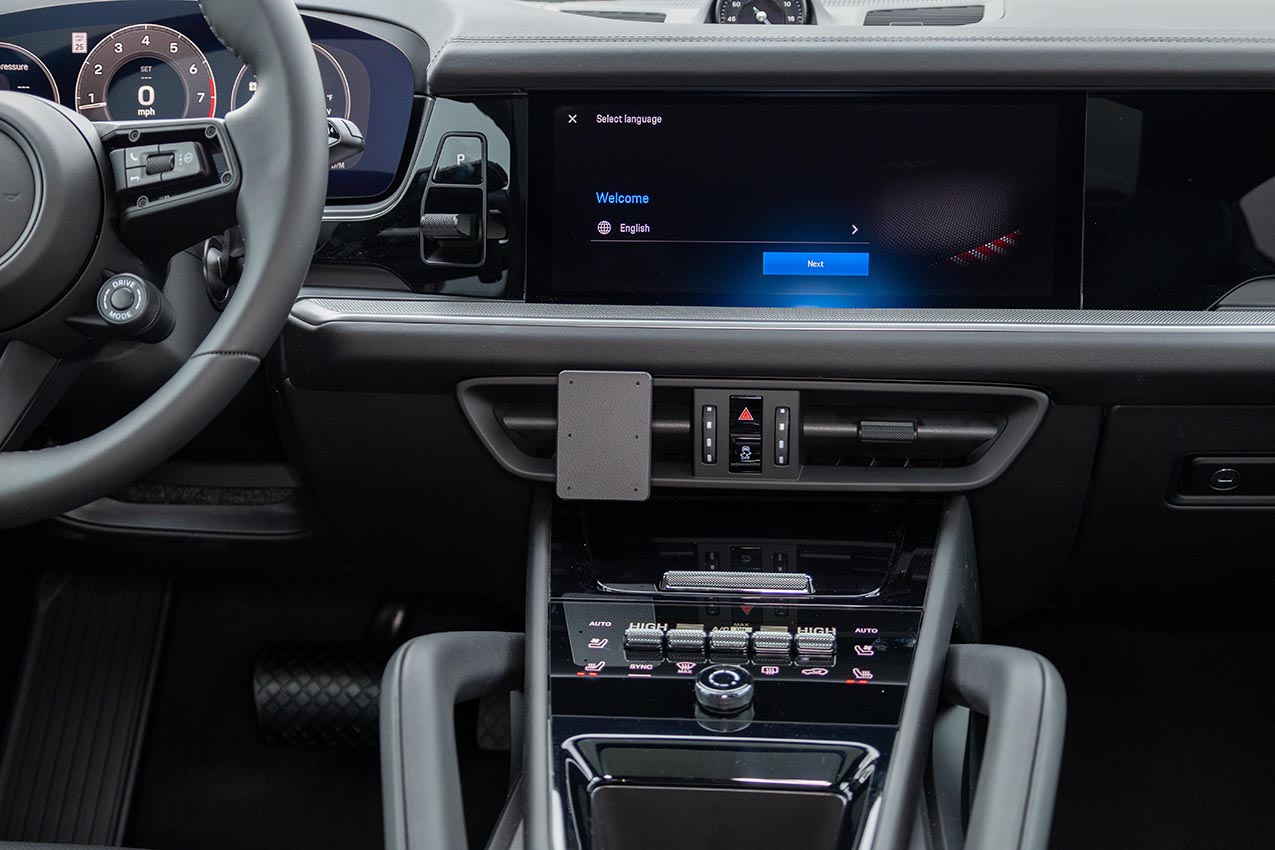 856137 Brodit ProClip für Porsche Cayenne Baujahr 2025 - Armaturenbrett Mitte 4