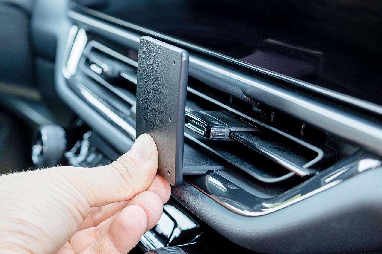 856102 Brodit ProClip für Chevrolet Equinox EV 2024-2025 - Armaturenbrett Mitte 4