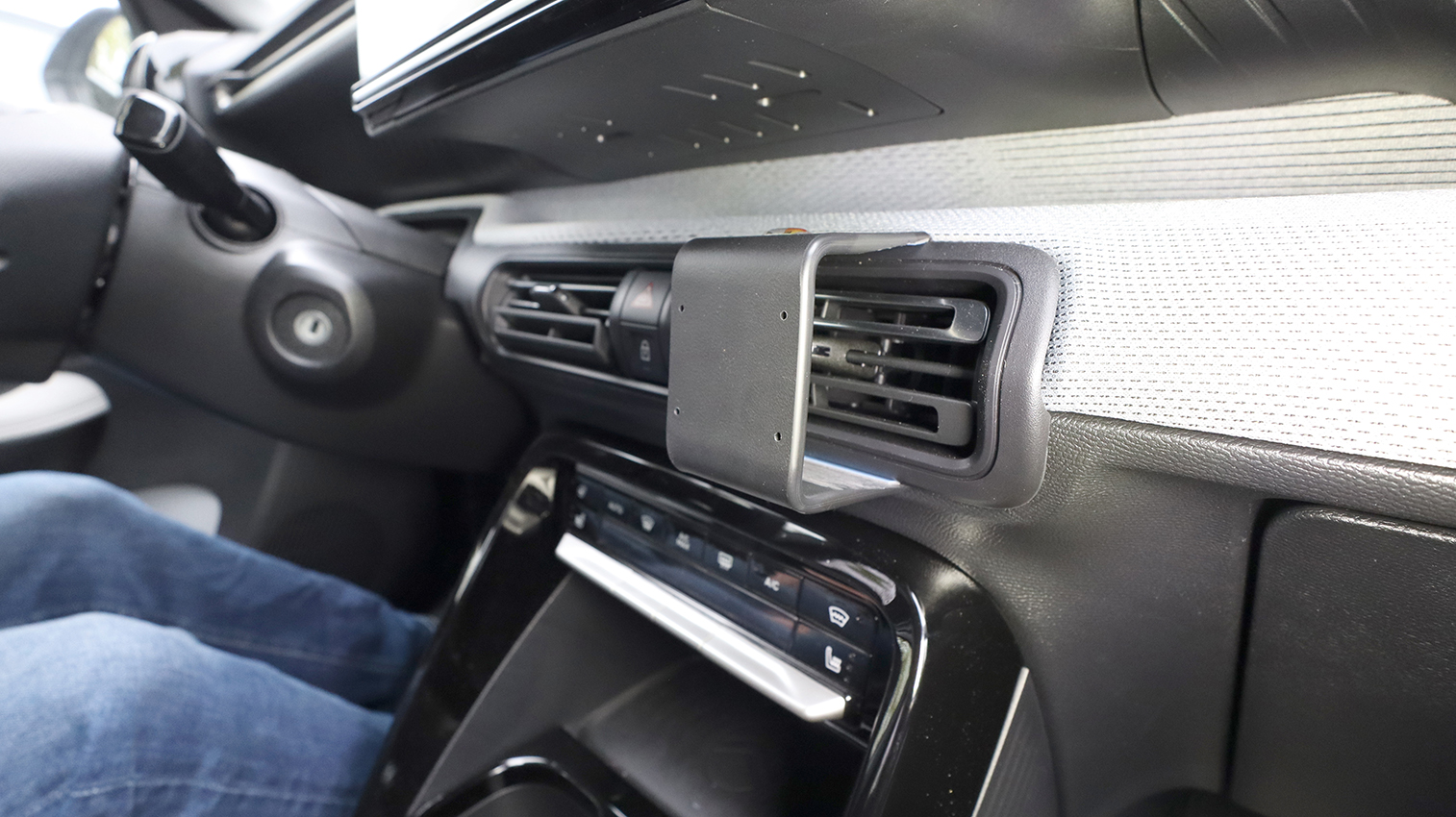 856293 Brodit ProClip für Citroen C3 Aircross/E-C3 - Baujahr 2025-2026, Armaturenbrett 7