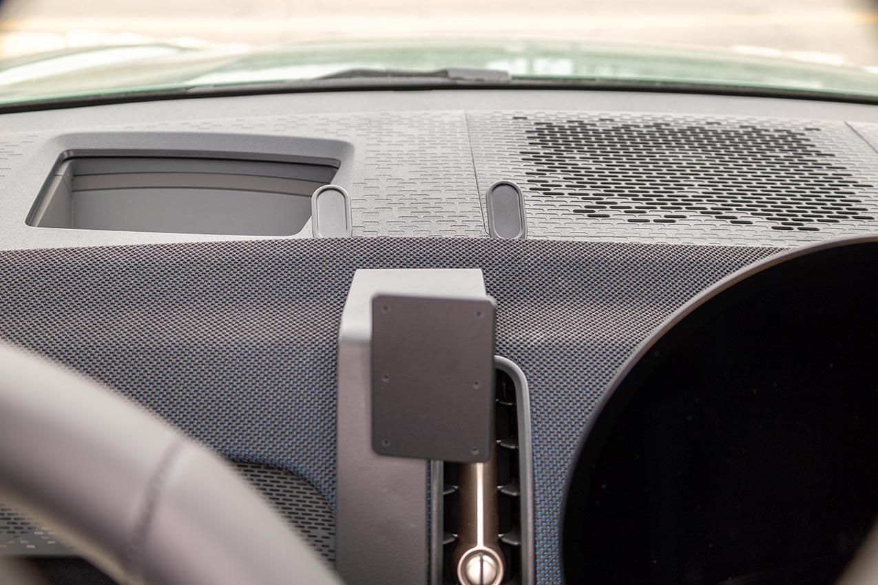 856126 Brodit ProClip für Mini Countryman Baujahr 2025 - Armaturenbrett Mitte 5