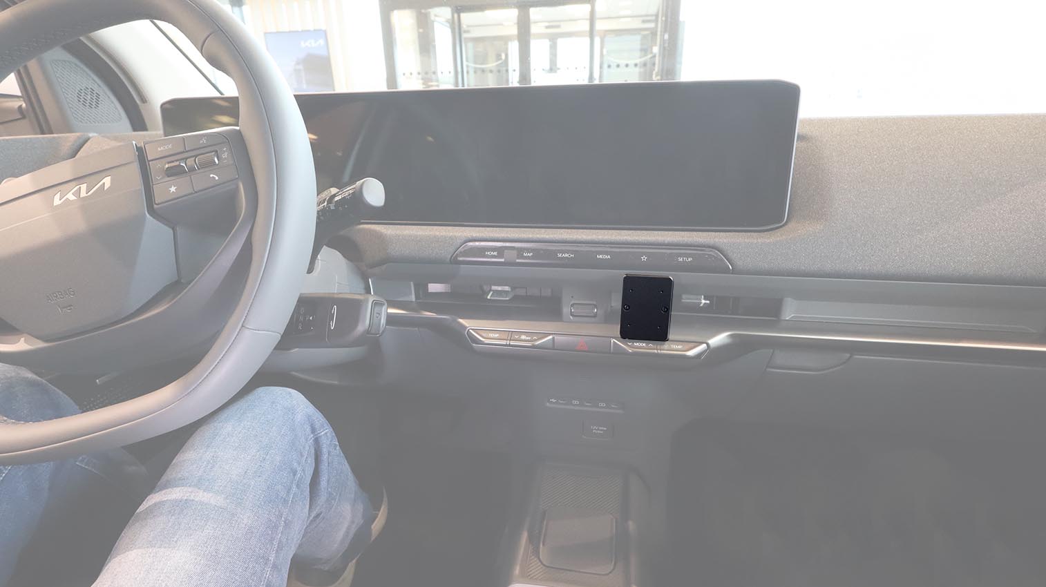 856291 Brodit ProClip für Kia EV2 - Baujahr 2027, Armaturenbrett Mitte Fahrerseite 8