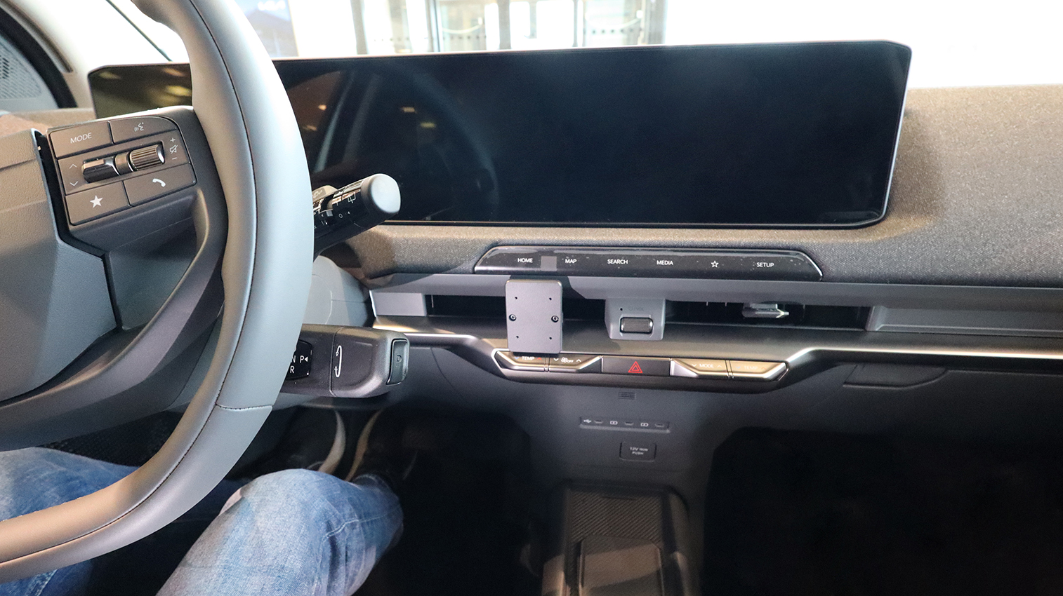 856291 Brodit ProClip für Kia EV2 - Baujahr 2027, Armaturenbrett Mitte Fahrerseite 4