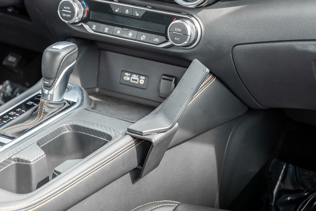 836012 Brodit ProClip Nissan Sentra Baujahr 2020-2025 - Mittelkonsole 8