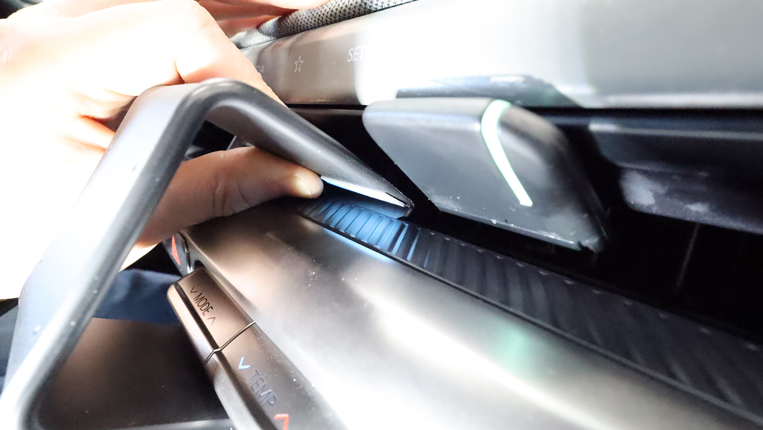 856267 ProClip für Kia EV4 - Baujahr 2025-2026, Armaturenbrett Mitte Fahrerseite 5