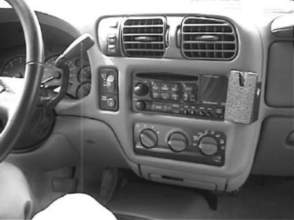 852679 ProClip - GMC Envoy 99-01 5